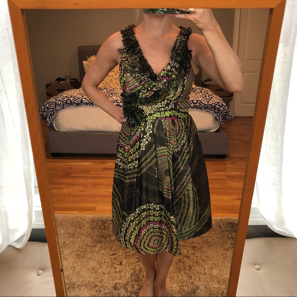 Kay Unger New York v neck dress